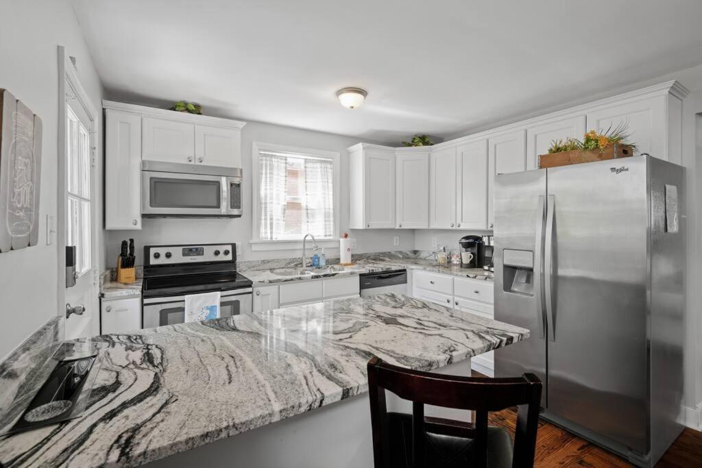Private House + Yard Central Location To All Rva リッチモンド エクステリア 写真