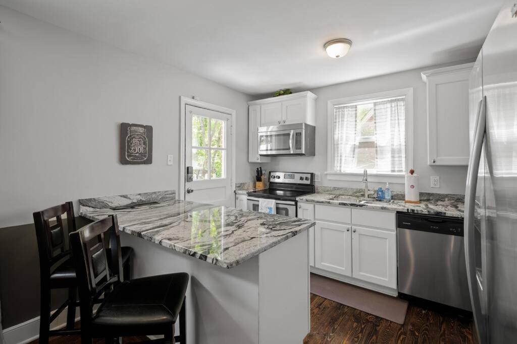Private House + Yard Central Location To All Rva リッチモンド エクステリア 写真