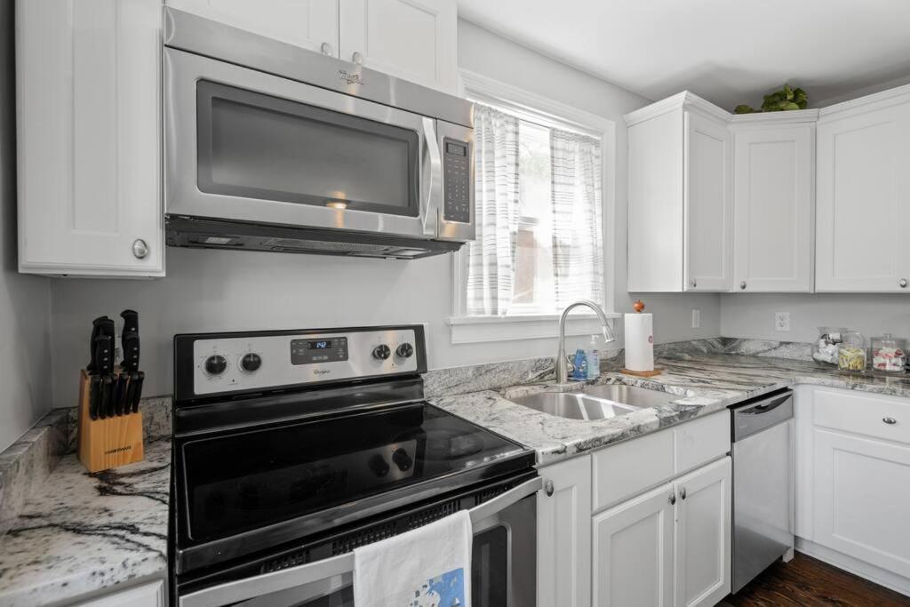 Private House + Yard Central Location To All Rva リッチモンド エクステリア 写真
