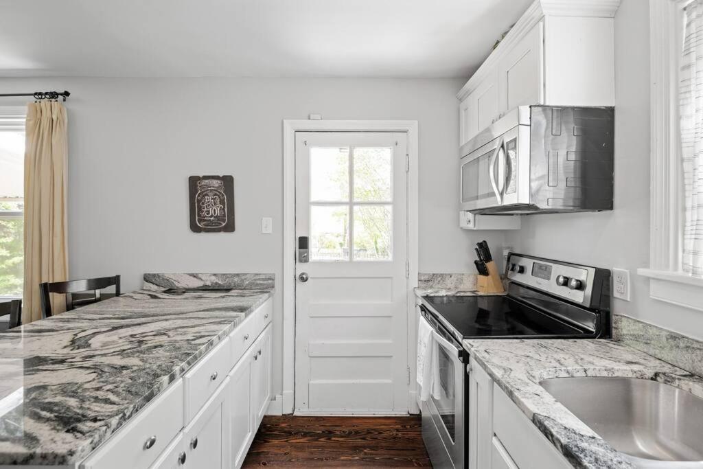 Private House + Yard Central Location To All Rva リッチモンド エクステリア 写真