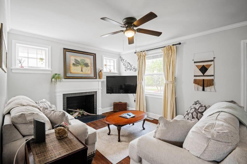 Private House + Yard Central Location To All Rva リッチモンド エクステリア 写真